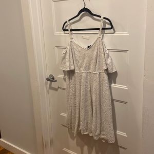 Torrid Ivory Special Occasion Dress (Altered) - Size 18 - Ivory
